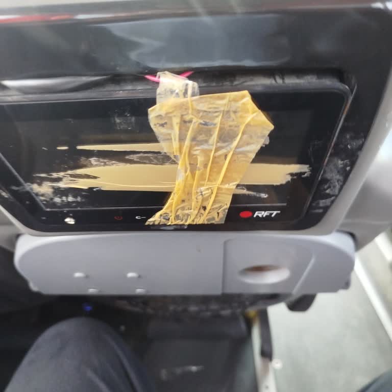 Aras Turizm Mercedes Otobüsünde Konforsuz Ve Bakımsız Yolculuk