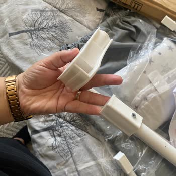 Kargo Hasarı Nedeniyle Alınan Beşik Tamamen Kırık Dolap Ve PTT'den Destek Bekleniyor