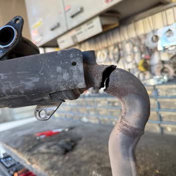Honda Doğu Batı Servis Egzoz Hasarı Ve Garanti Reddi
