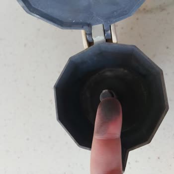 Korkmaz Moka Potunda Kaplama Çözülmesi Ve Sağlık Riski
