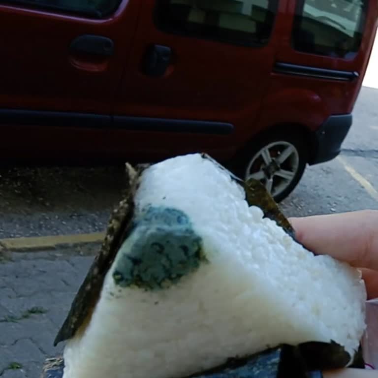 Küflü Onigiri Ürünü Sağlık Korkusuna Yol Açtı Ve Güveni Sarsıyor