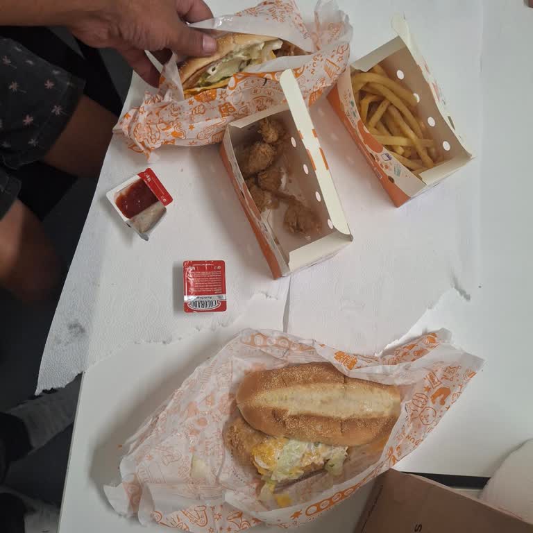 Yemeksepeti Üzerinden Popeyes Siparişinde Eksik Ve Yanlış Ürünler Nedeniyle 535 TL İade Talebi