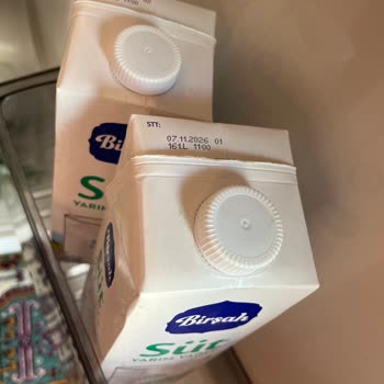 Son Tüketim Tarihi Geçmemiş Sütler Bozuldu Ve Güven Sarsıldı