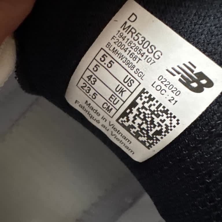 Sneaksnet.com’da Satın Alınan New Balance 530 SG Ayakkabının Sahte Olduğu Şikayeti
