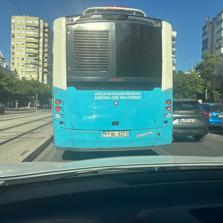 Antalya Belediyesi Otobüsü Araçıma Yaklaşarak Aynamı Çizdi Ve Güvenli Sürüşü Tehlikeye Attı