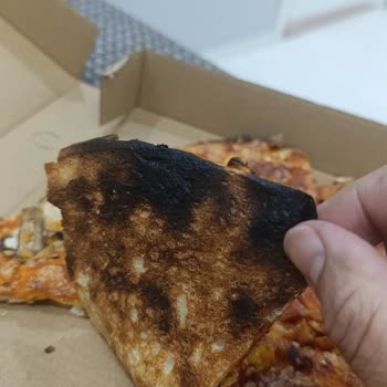 Yanmış Pizza Ve İade Reddi Yemeksepeti Mağduriyeti