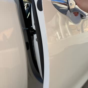 Towers Vip Car Wash (İzmir) İşlem Sonrasında Aracı Teslim Alırken Gövdede Ciddi Çizikler Vardı
