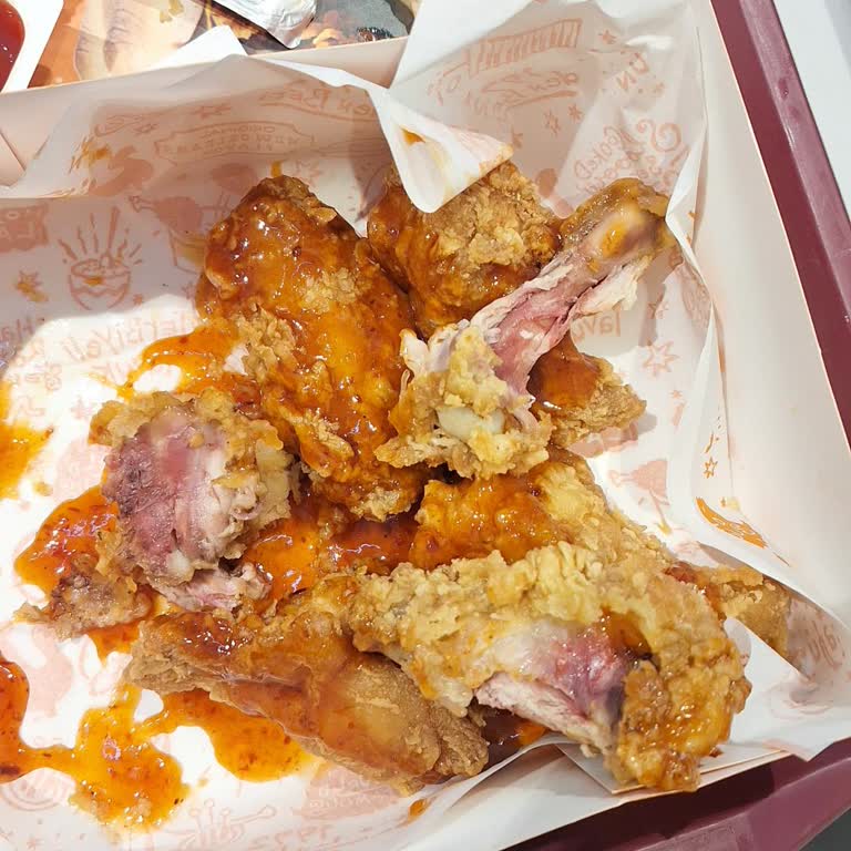 İstinyePark Popeyes Şubesinde Çiğ Tavuk Nedeniyle Gıda Güvenliği İhlali Ve Umursamaz Çalışan Tutumu