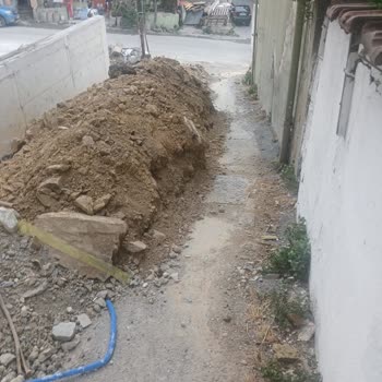 Kazı Çalışması Nedeniyle Yol Kapalı, Motorlu Ulaşımda Yaralanma Ve Güvenlik Tehlikesi