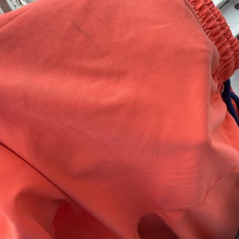 Lumberjack Marka Deniz Şortunda İlk Kullanımda Siyah Lekeler Ve Renk Bozulması