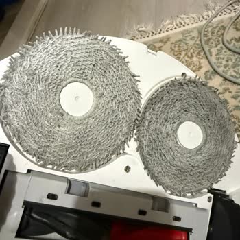 Roborock Qrevo Curv Çizik Ve Kirli Parçalarla Geri Döndü