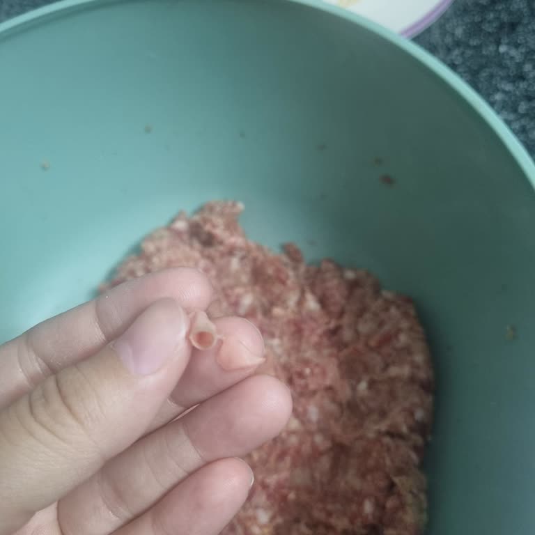Migros Bolu’da Satın Alınan Kıyma İçinde Yabancı Deri Parçası Bulundu