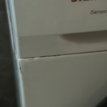 Siemens Çamaşır Makinesinde Deterjan Çekmecesi Küflenmesi Ve Çatlağı Ücretsiz Değişim Talebi
