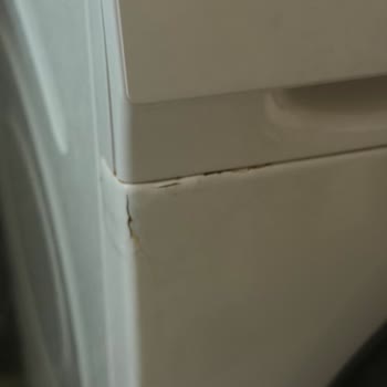 Siemens Çamaşır Makinesinde Deterjan Çekmecesi Küflenmesi Ve Çatlağı Ücretsiz Değişim Talebi