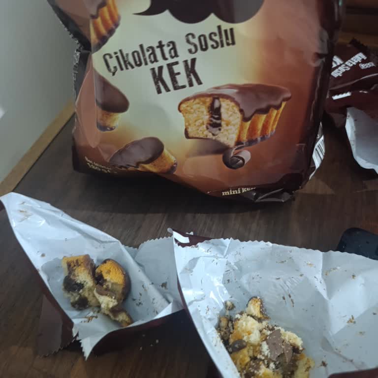 BİM Casey Çikolata Soslu Mini Kek'te Bozuk Ürün Ve İade Talebi