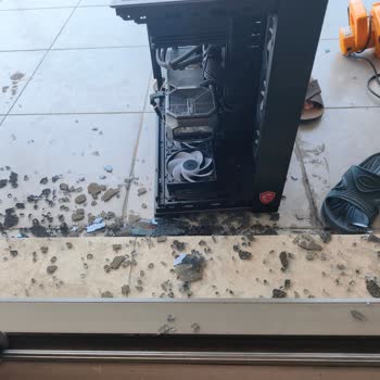 Garanti Süresinde Cam Paneli Patlayan Bilgisayar Kasası İçin Şikayet