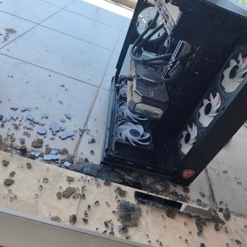 Garanti Süresinde Cam Paneli Patlayan Bilgisayar Kasası İçin Şikayet