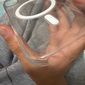 Apple Clear Case Çatladı, Hemen Değişim İstiyorum