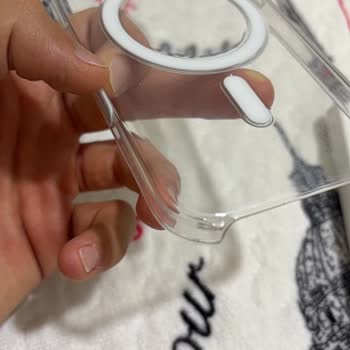 Apple Clear Case Çatladı, Hemen Değişim İstiyorum