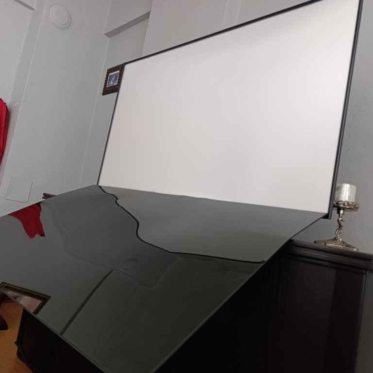 TV Panelinin Kırılması Nedeniyle Hızlı Değişim Ve İade Talebi