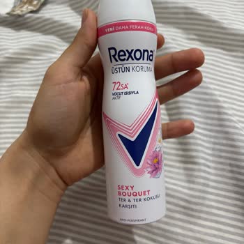 Rexona Sexy Bouquet Deodorantı Pudra Dökülerek Kıyafetleri Mahvediyor