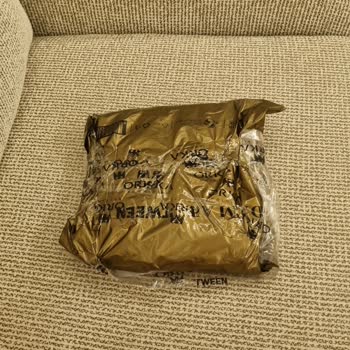Geç Gelen Ve Özensiz Keten Gömlek, Küçük Hediye Paketi Şikayeti