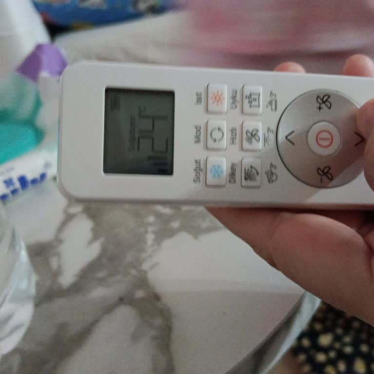 Işıksız Uzaktan Kumanda Ve Derece Göstergesi Olmaması Gece Kullanımını Zorlaştırıyor