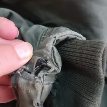 Yırtık Kolları Olan Mont Ve Fotoğraf Yükleyememe Sorunu
