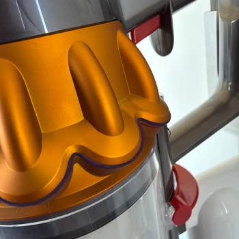 Dyson V15 Detect'te Boya Soyulması Ve Conta Deformasyonu Garantili Değişim Talebi