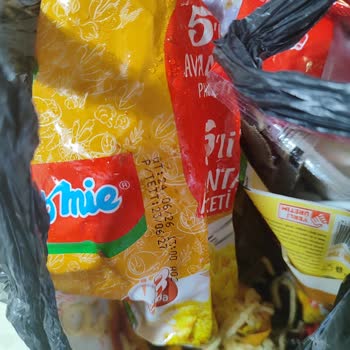 İndomie Köri Soslu Noodle Ürününde Böcek Keşfi Sağlık Endişesi