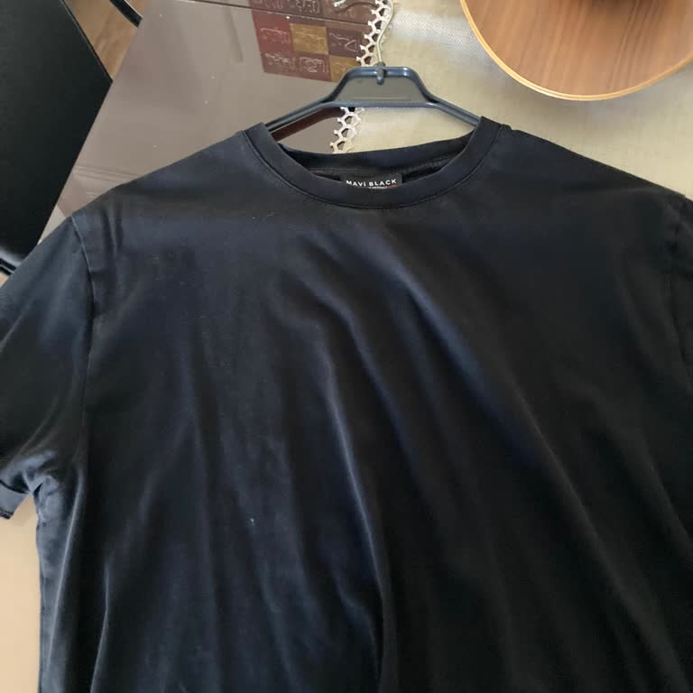 Mavi T-Shirt'in Yıkama Sonrası Çekmesi Ve Renk Solması