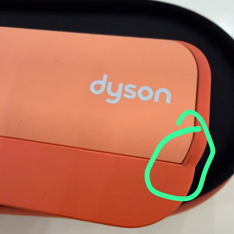 Kozmetik Deformasyonlu Dyson Saç Düzleştiricisi Ve Yetersiz Müşteri Desteği