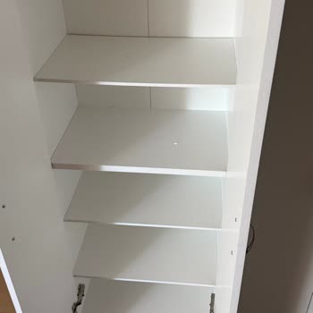 Eksik Parçalar Ve Dayanıksız Raflar Nedeniyle A101 Çayırova Şubesinde Mağduriyet