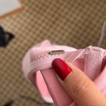 Penti Sütyenindeki Metal Tokaların Paslanması Nedeniyle Kullanılamaz