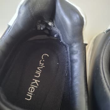 Calvin Klein Ayakkabısının Hızlı Deformasyonu Ve Boya Aşınması İçin Ürün İadesi Talebi