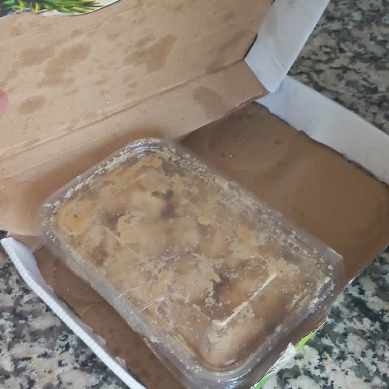 Dağılmış Kurabiye Teslimatı Ve Satıcıdan Yanıt Gelmedi