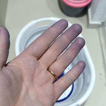 Talimatı Uyarak Yıkadım Renk Verdi Ve Çekilme Oldu Ve Firma Yardım Sunmadı