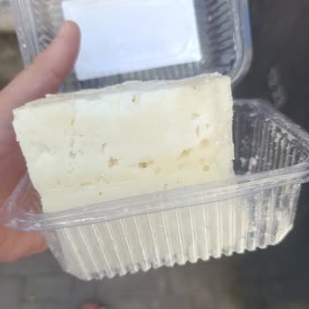 Çağrı Market Zeytinburnu Şubesinde Bozuk Peynir İçin İade Talebi