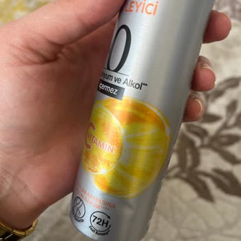 Akbank Kadınları Kampanya Kutusundaki Hasarlı Ve Eksik Deodorant Şikayeti