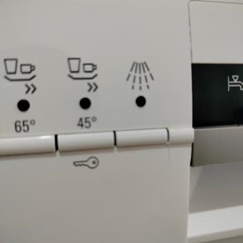 Siemens Bulaşık Makinesinin Ön Kapak Çatlakları Garanti Kapsamında Değiştirilmesi İsteniyor