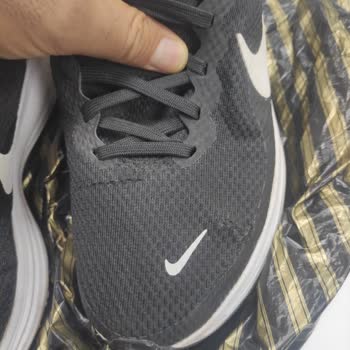 Nike Ayakkabıda Üretim Kusuru Ve Garanti Reddi