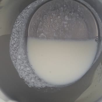 Migros'tan Alınan Sek Sütü Ocağa Koyunca Patladı
