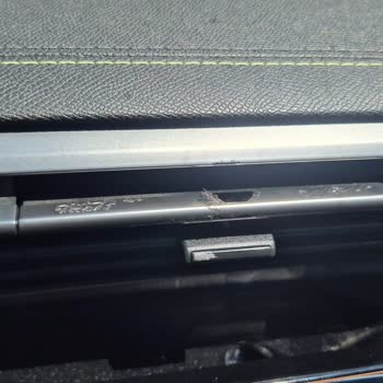 Garanti Bir Gün Geçtiği İçin Peugeot 408 Konsol Soyulması Talebi Reddedildi