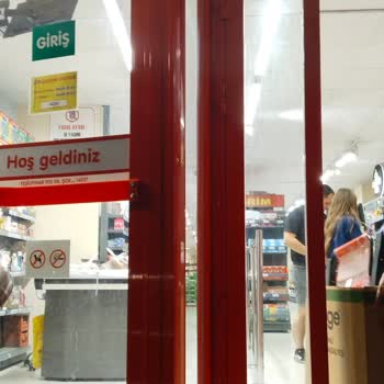 Şok Markette Kapanış Saatine Yakın Giriş Reddi