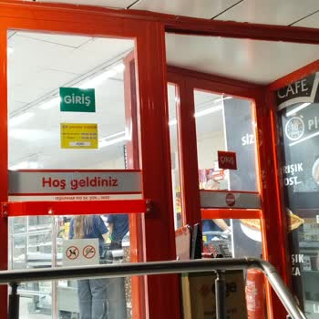 Şok Markette Kapanış Saatine Yakın Giriş Reddi