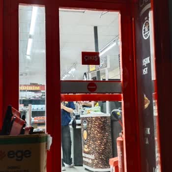 Şok Markette Kapanış Saatine Yakın Giriş Reddi