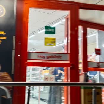Şok Markette Kapanış Saatine Yakın Giriş Reddi