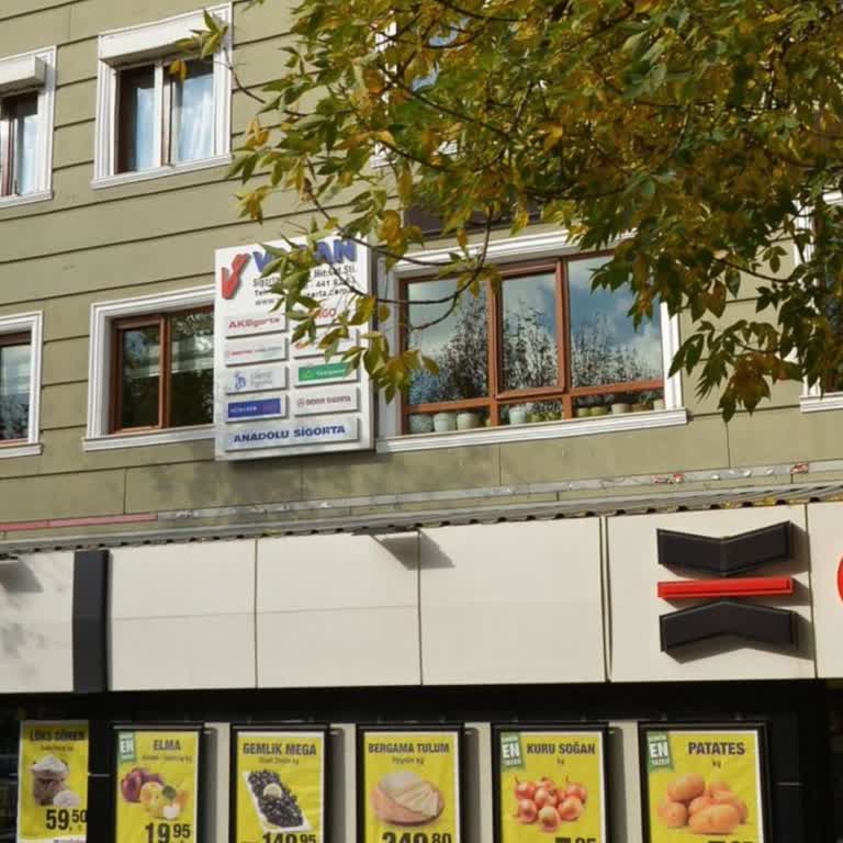 Müdürlerin Lakayıt Tutumu Ve Personelin İlgisizliği