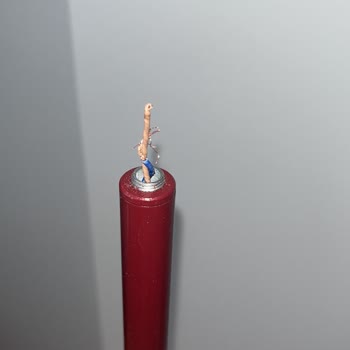 Luna Lighting Hasarlı Kablo Ve Açık Tel İçeren Lambader Teslim Edildi, Değişim Talebi