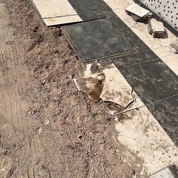 GDZ Elektrik Kazı Çalışması Sonrası Garaj, Kaldırım Ve Yol Hasarı Giderilmedi